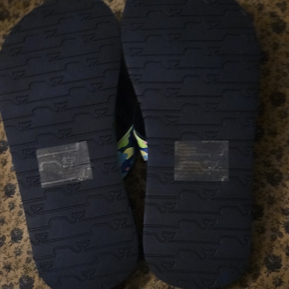 NWOT Vineyard Vines Sandals - Picture 4 of 4